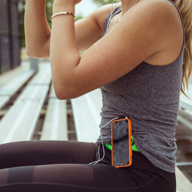 • SLEEK, LOW-PROFILE DESIGN provides reliable, high performance security for your smartphone while running, working out or being active. Easy access to your touchscreen
