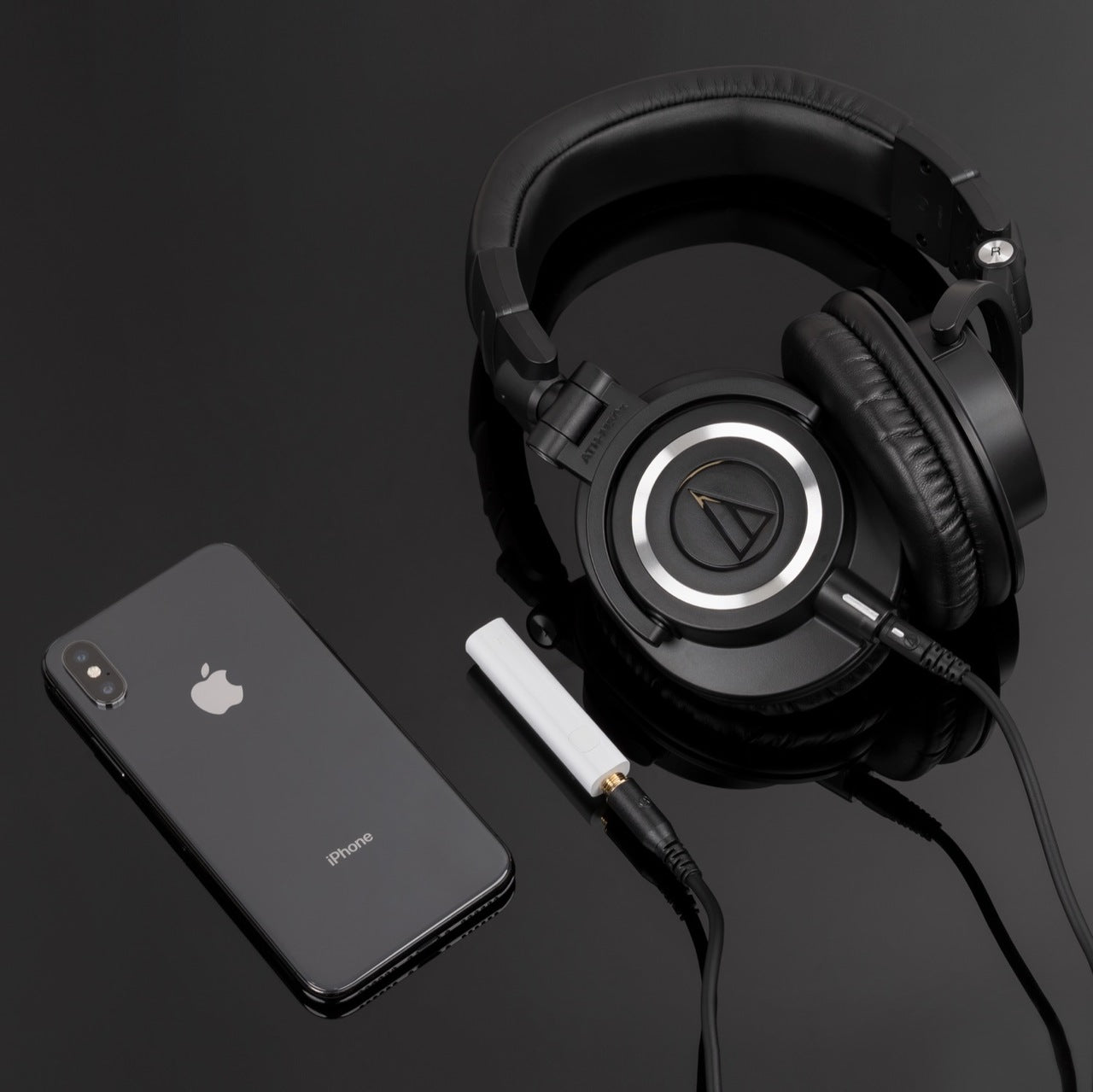 KonnecK
Bluetooth Audio Adapter
* Forget about being tethered by the length of your wired headphones cable
* It is extremely light, wonderfully small ((L x W x H): 5.90 x 1.35 x 1.30 cm / 2.32 x 0.53 x 0.51 inches) and easy to store in your pockets